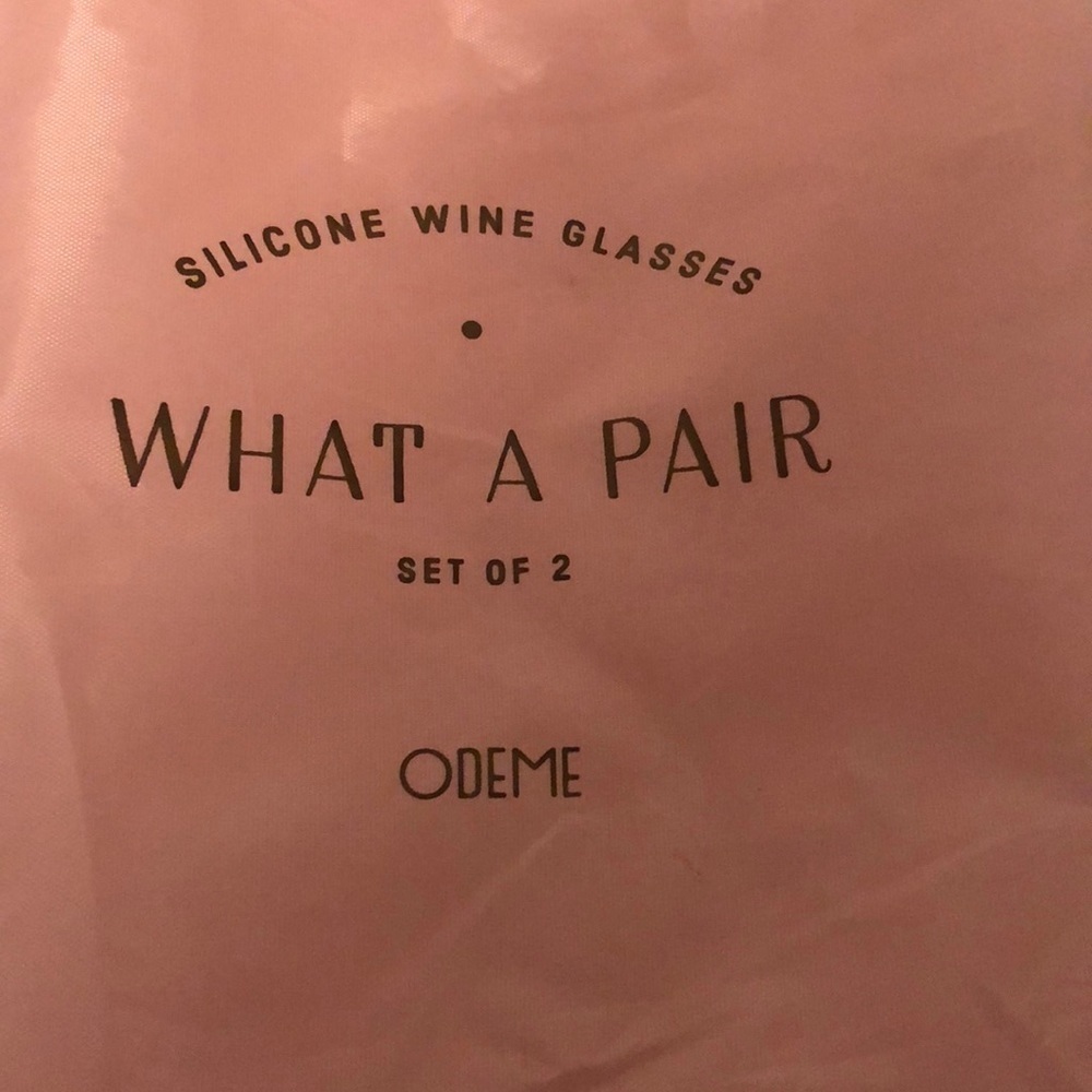 2 Odeme pink silicone wine glasses with bag. - Picture 2 of 4